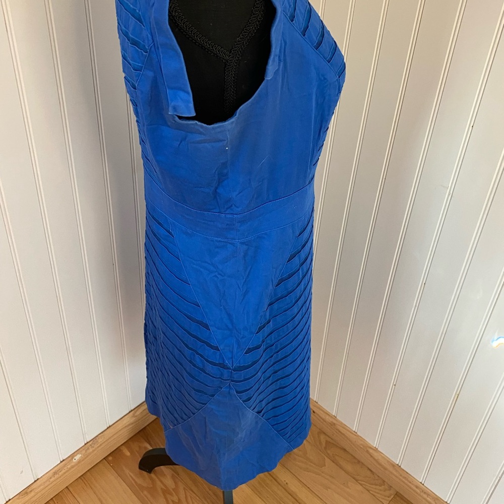 Dress - Picture 2 of 7
